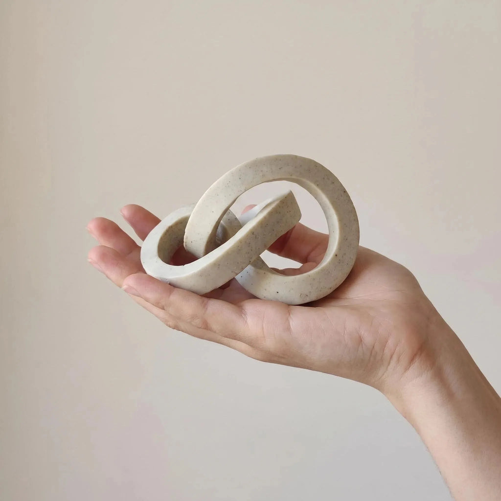 Adorno de Nudo Artístico de Resina Estilo Nórdico – Decoración Minimalista