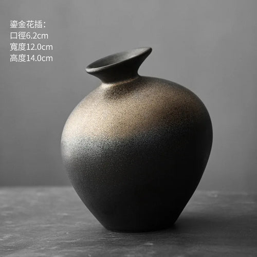 Jarrón de Terracota Negra Estilo Japonés – Diseño Abstracto