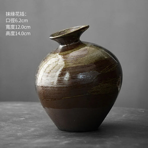 Jarrón de Terracota Negra Estilo Japonés – Diseño Abstracto